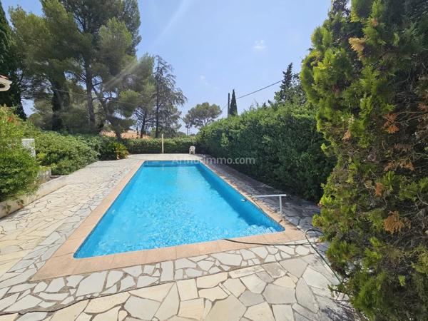Vente                                                      Villa
                        
                     5 pièces                      140 m2                     à Saint-Raphaël
