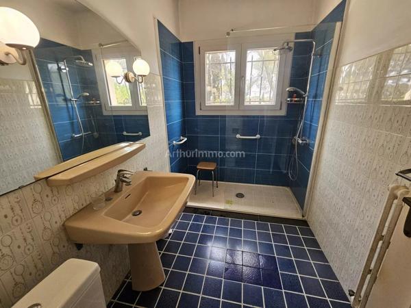 Vente                                                      Villa
                        
                     5 pièces                      140 m2                     à Saint-Raphaël