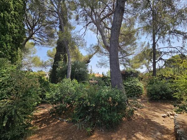 Vente                                                      Villa
                        
                     5 pièces                      140 m2                     à Saint-Raphaël