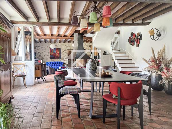 BELLE MAISON EN PIERRE AVEC GRANGE ET STUDIO
