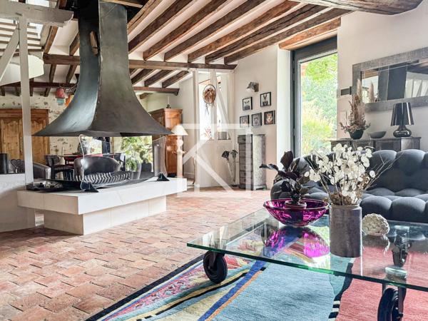 BELLE MAISON EN PIERRE AVEC GRANGE ET STUDIO