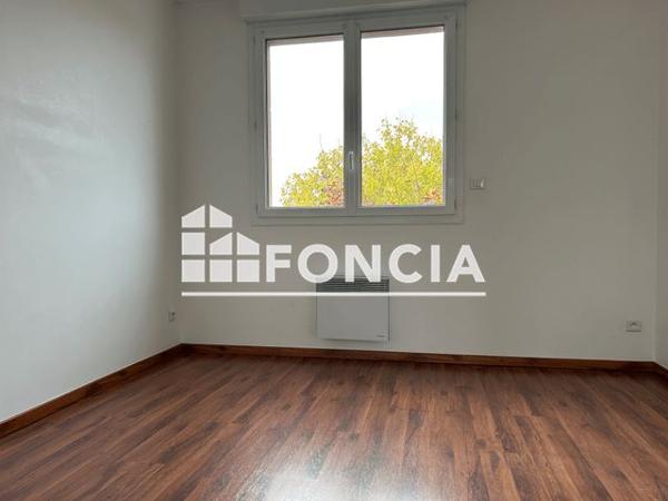 Location Appartement 4 pièces 75.4 m² - 12 BIS AVENUE DE LA LIBERATION Villemandeur 45700