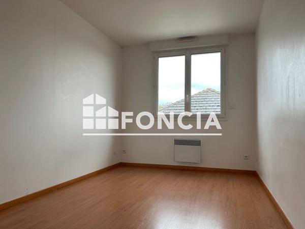 Location Appartement 4 pièces 75.4 m² - 12 BIS AVENUE DE LA LIBERATION Villemandeur 45700