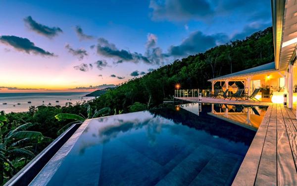 Maison à vendre    6 pièces •  Bouillante