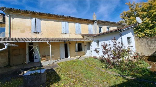 Maison à vendre |  Saint-Médard-de-Guizières |  9 pièces | 237 m²