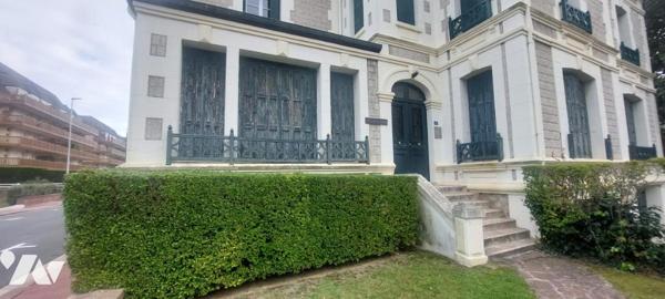 2 pièces dans immeuble de caractère