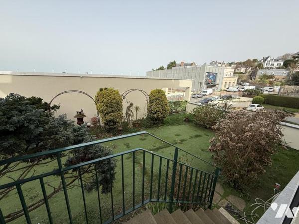 VENTE EN VIAGER APPARTEMENT HYPER CENTRE DINARD VUE MER JARDIN PRIVATIF PLACE DE PARKING EN SOUS SOL