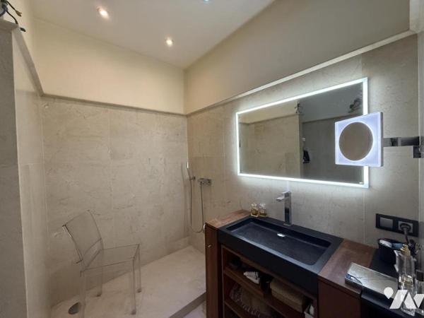 VENTE EN VIAGER APPARTEMENT HYPER CENTRE DINARD VUE MER JARDIN PRIVATIF PLACE DE PARKING EN SOUS SOL