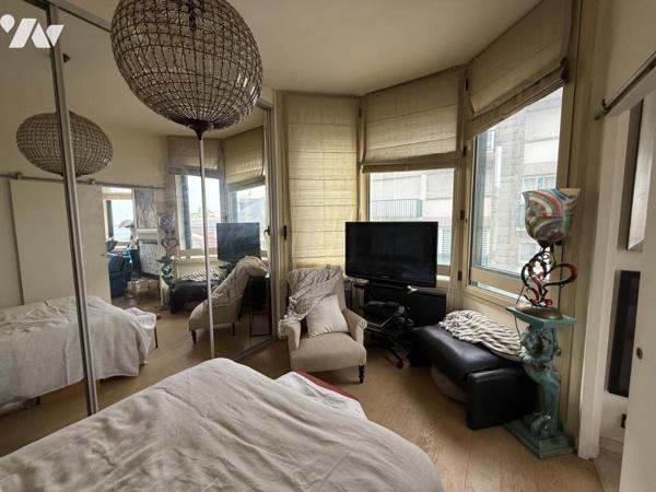 VENTE EN VIAGER APPARTEMENT HYPER CENTRE DINARD VUE MER JARDIN PRIVATIF PLACE DE PARKING EN SOUS SOL