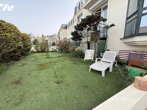 VENTE EN VIAGER APPARTEMENT HYPER CENTRE DINARD VUE MER JARDIN PRIVATIF PLACE DE PARKING EN SOUS SOL