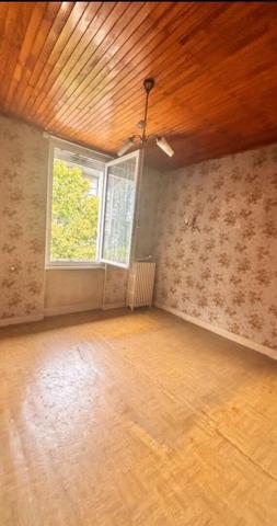 Grande maison avec potentiel ? idéal famille ou projet locatif à La Tour-du-Pin