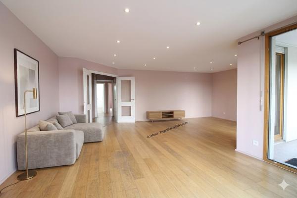 GRATTE CIEL -  ELEGANT T4 DE 105M² - BALCON A VIVRE - RESIDENCE DE STANDING AVEC  GARAGE ET CAVE