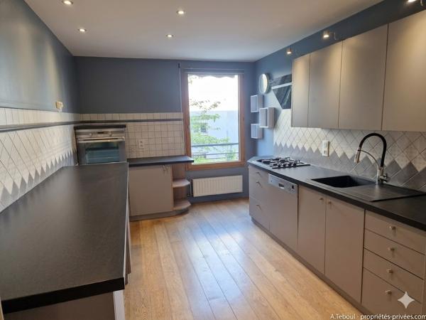 GRATTE CIEL -  ELEGANT T4 DE 105M² - BALCON A VIVRE - RESIDENCE DE STANDING AVEC  GARAGE ET CAVE