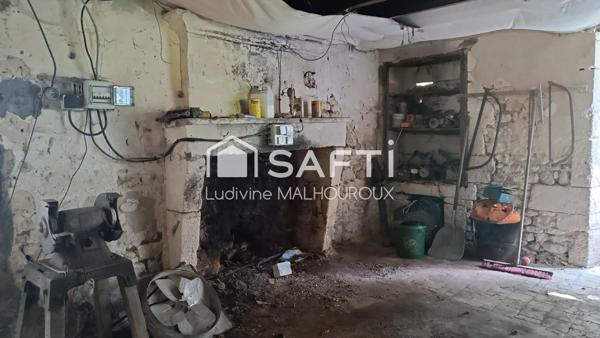 Ensemble immobilier composé d'une Grange en pierre à rénover 180m² + maisonnette 38m²