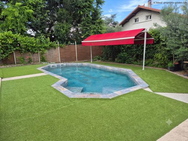 Coup de coeur : Villa familiale d'exception de 210m² - 5 chambres - Piscine -et jardin - Bron Les Genets