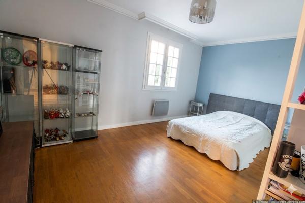Coup de coeur : Villa familiale d'exception de 210m² - 5 chambres - Piscine -et jardin - Bron Les Genets