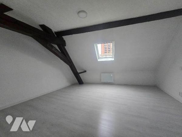 Immeuble à Vente à Anzin (59410) en Nord (59)

Venez découvrir cet immeuble de rapport compre...