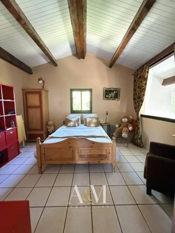 Villa T5 137 m² + garage 18 m² / 746 m² arboré