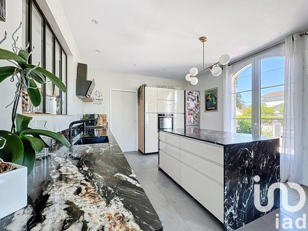 Maison à vendre 10 pièces 250 m² Villenave-d'Ornon