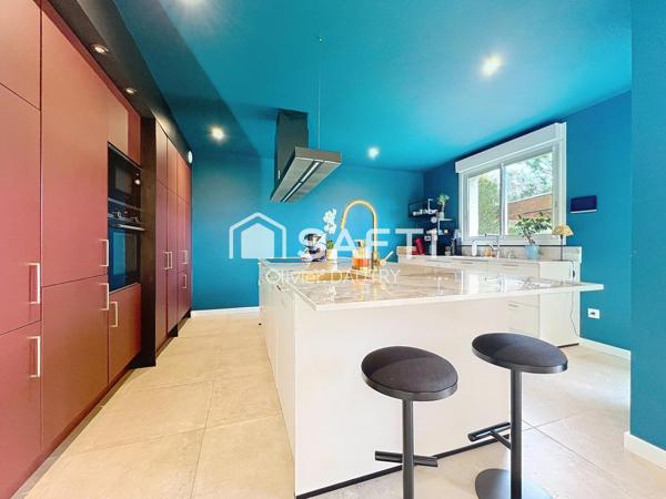 Villa rénovée 278 m²  + T2 Indépendant – Fort potentiel – Piscine