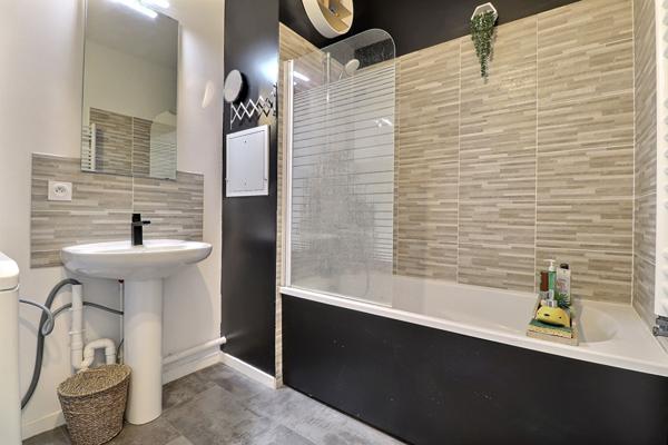 Appartement La Courneuve 3 pièce(s) 63 m2