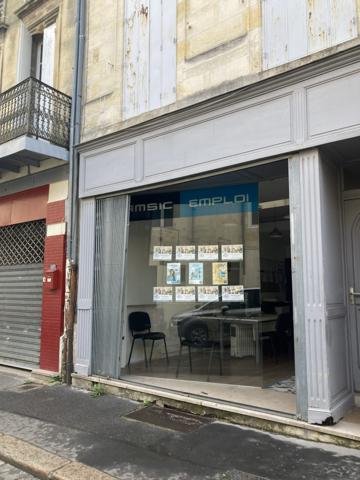 BUREAU OU COMMERCE PROCHE PLACE DE LA MAIRIE