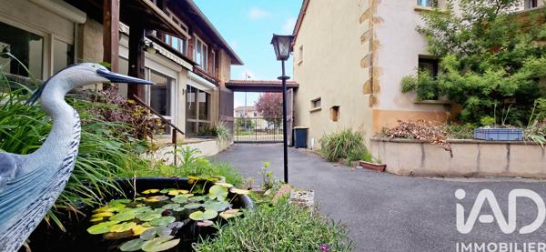 Immeuble à vendre 211 m² Éveux