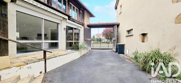 Immeuble à vendre 211 m² Éveux