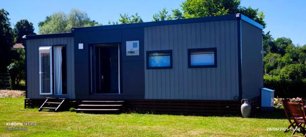 Découvrez ce magnifique mobil home de 2023, idéalement situé à Servant, proche du plan d'eau