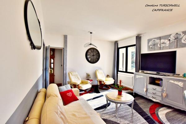 CUERS - VILLA STYLE MAS PROVENCAL 7 PIECES DONT 4 CHAMBRES ET 1 BUREAU - IMMENSE GARAGE - GRANDE REMISE - JARDIN PAYSAGE 2272 M² AVEC PISCINE, JACUZZI ET POOL HOUSE