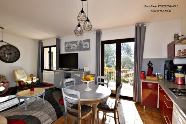 CUERS - VILLA STYLE MAS PROVENCAL 7 PIECES DONT 4 CHAMBRES ET 1 BUREAU - IMMENSE GARAGE - GRANDE REMISE - JARDIN PAYSAGE 2272 M² AVEC PISCINE, JACUZZI ET POOL HOUSE