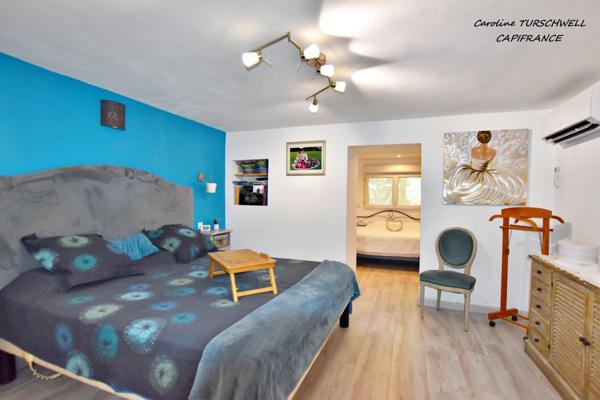 CUERS - VILLA STYLE MAS PROVENCAL 7 PIECES DONT 4 CHAMBRES ET 1 BUREAU - IMMENSE GARAGE - GRANDE REMISE - JARDIN PAYSAGE 2272 M² AVEC PISCINE, JACUZZI ET POOL HOUSE