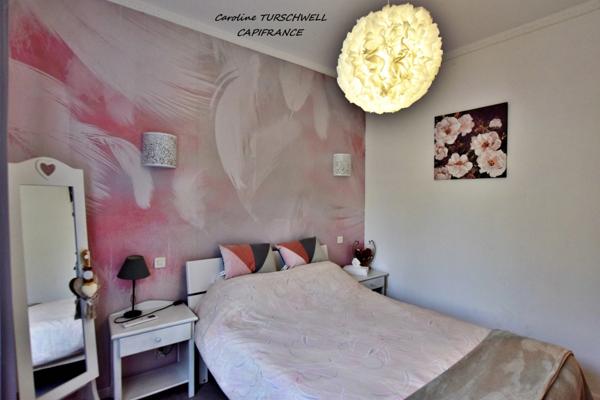 CUERS - VILLA STYLE MAS PROVENCAL 7 PIECES DONT 4 CHAMBRES ET 1 BUREAU - IMMENSE GARAGE - GRANDE REMISE - JARDIN PAYSAGE 2272 M² AVEC PISCINE, JACUZZI ET POOL HOUSE