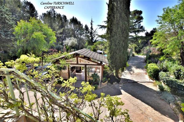 CUERS - VILLA STYLE MAS PROVENCAL 7 PIECES DONT 4 CHAMBRES ET 1 BUREAU - IMMENSE GARAGE - GRANDE REMISE - JARDIN PAYSAGE 2272 M² AVEC PISCINE, JACUZZI ET POOL HOUSE