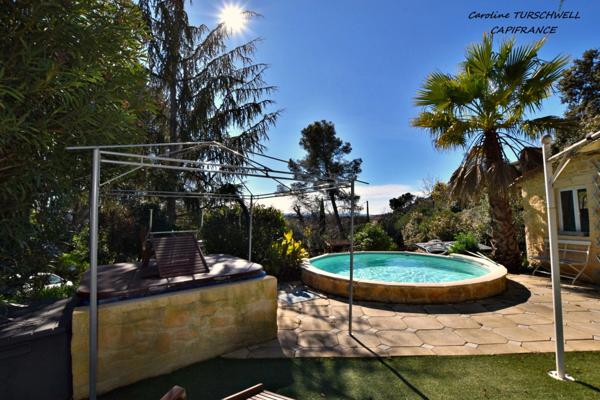 CUERS - VILLA STYLE MAS PROVENCAL 7 PIECES DONT 4 CHAMBRES ET 1 BUREAU - IMMENSE GARAGE - GRANDE REMISE - JARDIN PAYSAGE 2272 M² AVEC PISCINE, JACUZZI ET POOL HOUSE