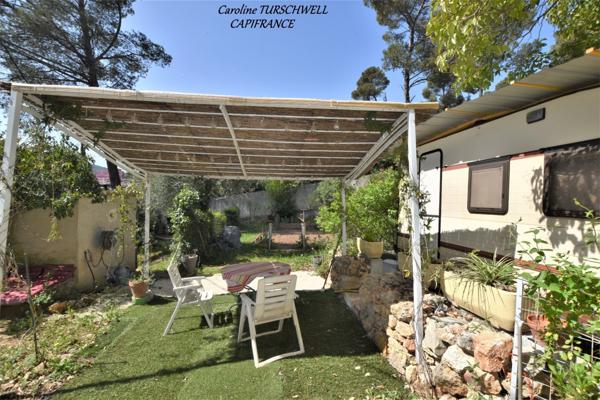 CUERS - VILLA STYLE MAS PROVENCAL 7 PIECES DONT 4 CHAMBRES ET 1 BUREAU - IMMENSE GARAGE - GRANDE REMISE - JARDIN PAYSAGE 2272 M² AVEC PISCINE, JACUZZI ET POOL HOUSE