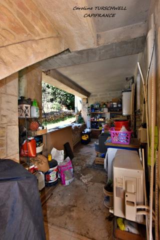 CUERS - VILLA STYLE MAS PROVENCAL 7 PIECES DONT 4 CHAMBRES ET 1 BUREAU - IMMENSE GARAGE - GRANDE REMISE - JARDIN PAYSAGE 2272 M² AVEC PISCINE, JACUZZI ET POOL HOUSE