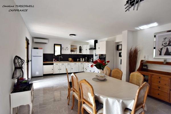 CUERS - VILLA STYLE MAS PROVENCAL 7 PIECES DONT 4 CHAMBRES ET 1 BUREAU - IMMENSE GARAGE - GRANDE REMISE - JARDIN PAYSAGE 2272 M² AVEC PISCINE, JACUZZI ET POOL HOUSE