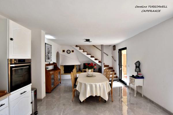 CUERS - VILLA STYLE MAS PROVENCAL 7 PIECES DONT 4 CHAMBRES ET 1 BUREAU - IMMENSE GARAGE - GRANDE REMISE - JARDIN PAYSAGE 2272 M² AVEC PISCINE, JACUZZI ET POOL HOUSE