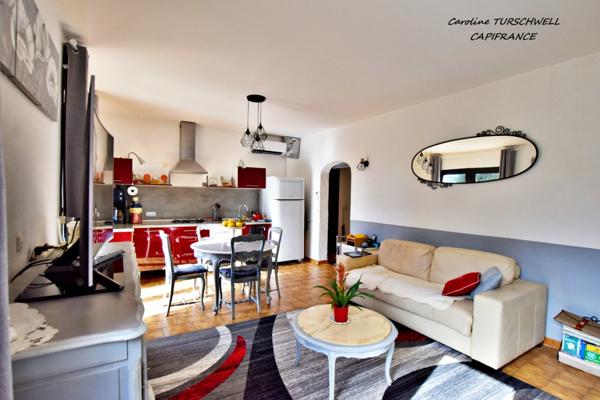 CUERS - VILLA STYLE MAS PROVENCAL 7 PIECES DONT 4 CHAMBRES ET 1 BUREAU - IMMENSE GARAGE - GRANDE REMISE - JARDIN PAYSAGE 2272 M² AVEC PISCINE, JACUZZI ET POOL HOUSE