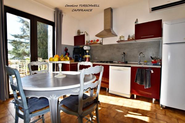 CUERS - VILLA STYLE MAS PROVENCAL 7 PIECES DONT 4 CHAMBRES ET 1 BUREAU - IMMENSE GARAGE - GRANDE REMISE - JARDIN PAYSAGE 2272 M² AVEC PISCINE, JACUZZI ET POOL HOUSE