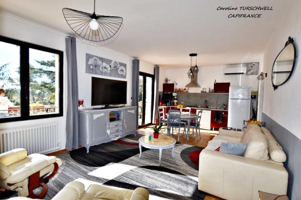 CUERS - VILLA STYLE MAS PROVENCAL 7 PIECES DONT 4 CHAMBRES ET 1 BUREAU - IMMENSE GARAGE - GRANDE REMISE - JARDIN PAYSAGE 2272 M² AVEC PISCINE, JACUZZI ET POOL HOUSE