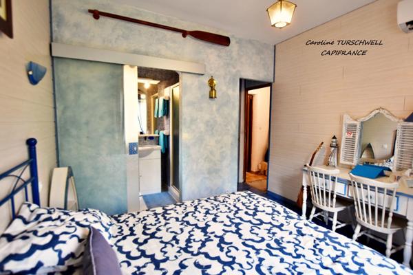 CUERS - VILLA STYLE MAS PROVENCAL 7 PIECES DONT 4 CHAMBRES ET 1 BUREAU - IMMENSE GARAGE - GRANDE REMISE - JARDIN PAYSAGE 2272 M² AVEC PISCINE, JACUZZI ET POOL HOUSE