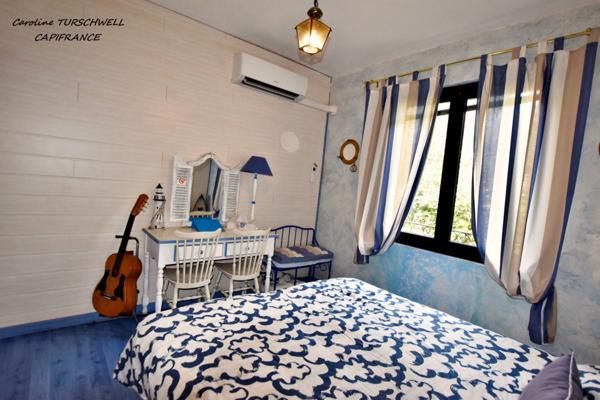 CUERS - VILLA STYLE MAS PROVENCAL 7 PIECES DONT 4 CHAMBRES ET 1 BUREAU - IMMENSE GARAGE - GRANDE REMISE - JARDIN PAYSAGE 2272 M² AVEC PISCINE, JACUZZI ET POOL HOUSE