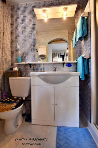 CUERS - VILLA STYLE MAS PROVENCAL 7 PIECES DONT 4 CHAMBRES ET 1 BUREAU - IMMENSE GARAGE - GRANDE REMISE - JARDIN PAYSAGE 2272 M² AVEC PISCINE, JACUZZI ET POOL HOUSE