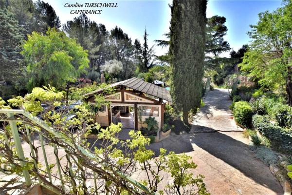 CUERS - VILLA STYLE MAS PROVENCAL 7 PIECES DONT 4 CHAMBRES ET 1 BUREAU - IMMENSE GARAGE - GRANDE REMISE - JARDIN PAYSAGE 2272 M² AVEC PISCINE, JACUZZI ET POOL HOUSE