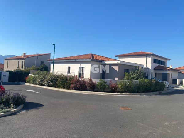Saint-Jean-Lasseille (66300) 66300 saint jean lasseille proche Perpignan villa 4 pièces avec jardin et garage