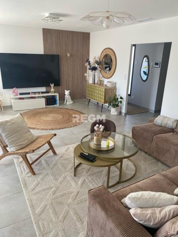 Saint-Jean-Lasseille (66300) 66300 saint jean lasseille proche Perpignan villa 4 pièces avec jardin et garage
