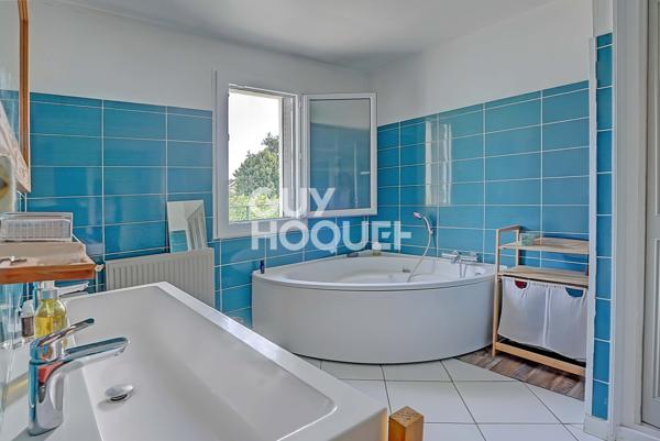 Domarin : Grande villa 266 m² avec studio indépendant, piscine et terrain 1 600 m²