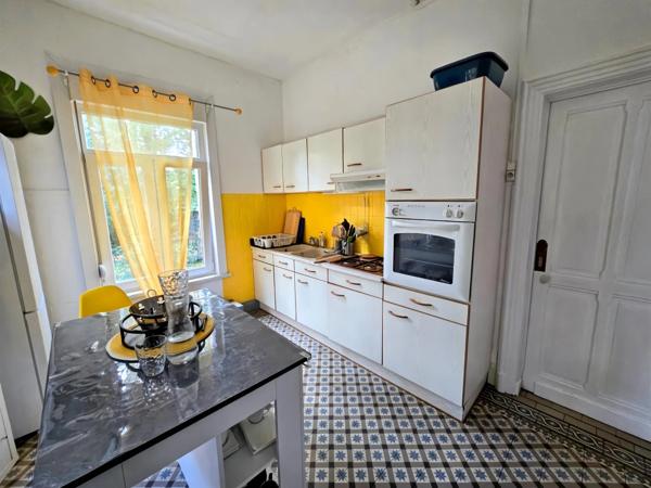 HIRSON (02) - 🏡 Vente maison individuelle, avec 3 chambres 🛏️🛏️🛏️, garage 🚗, cour et terrain ☘️